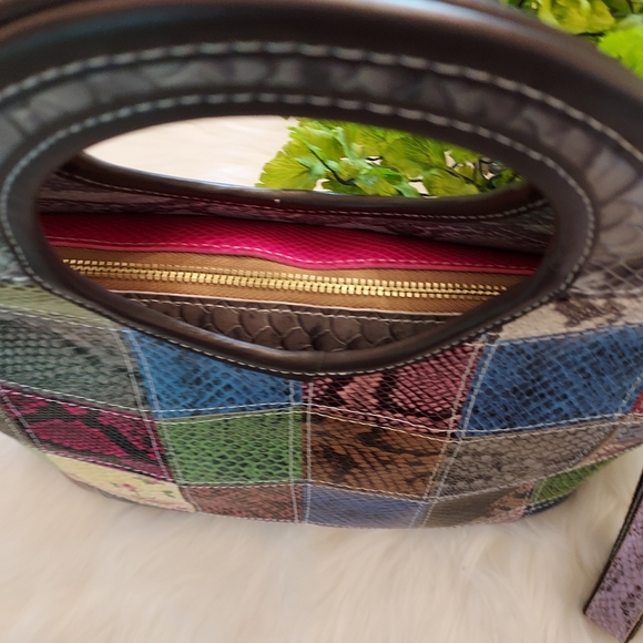 Chaos by Elsie Leather Patchwork Handbag with Crossbody Strap. NWT. - Picture 4 of 12